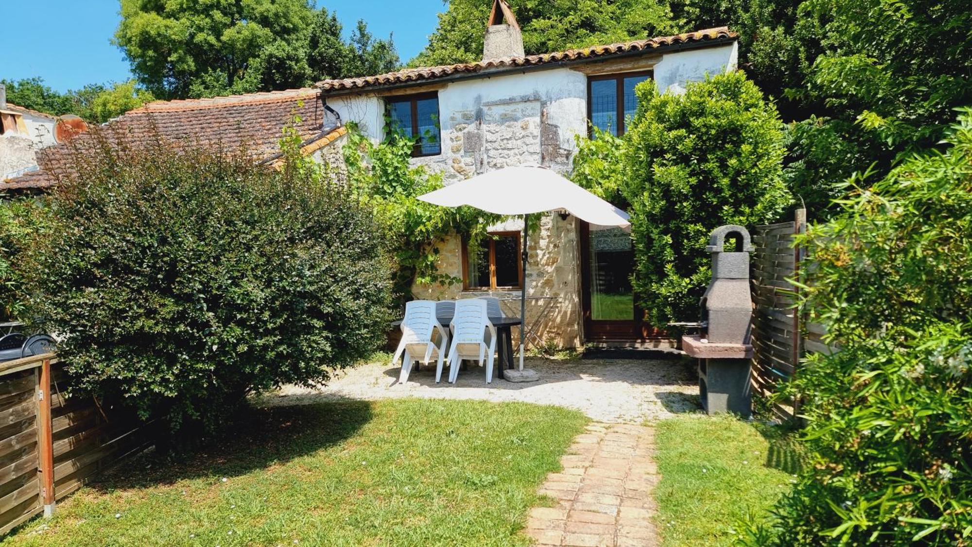 Domaine De Rochebonne Villa Saint-Just-Luzac Eksteriør billede